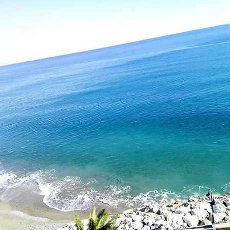 Junto Al Mar 아파트